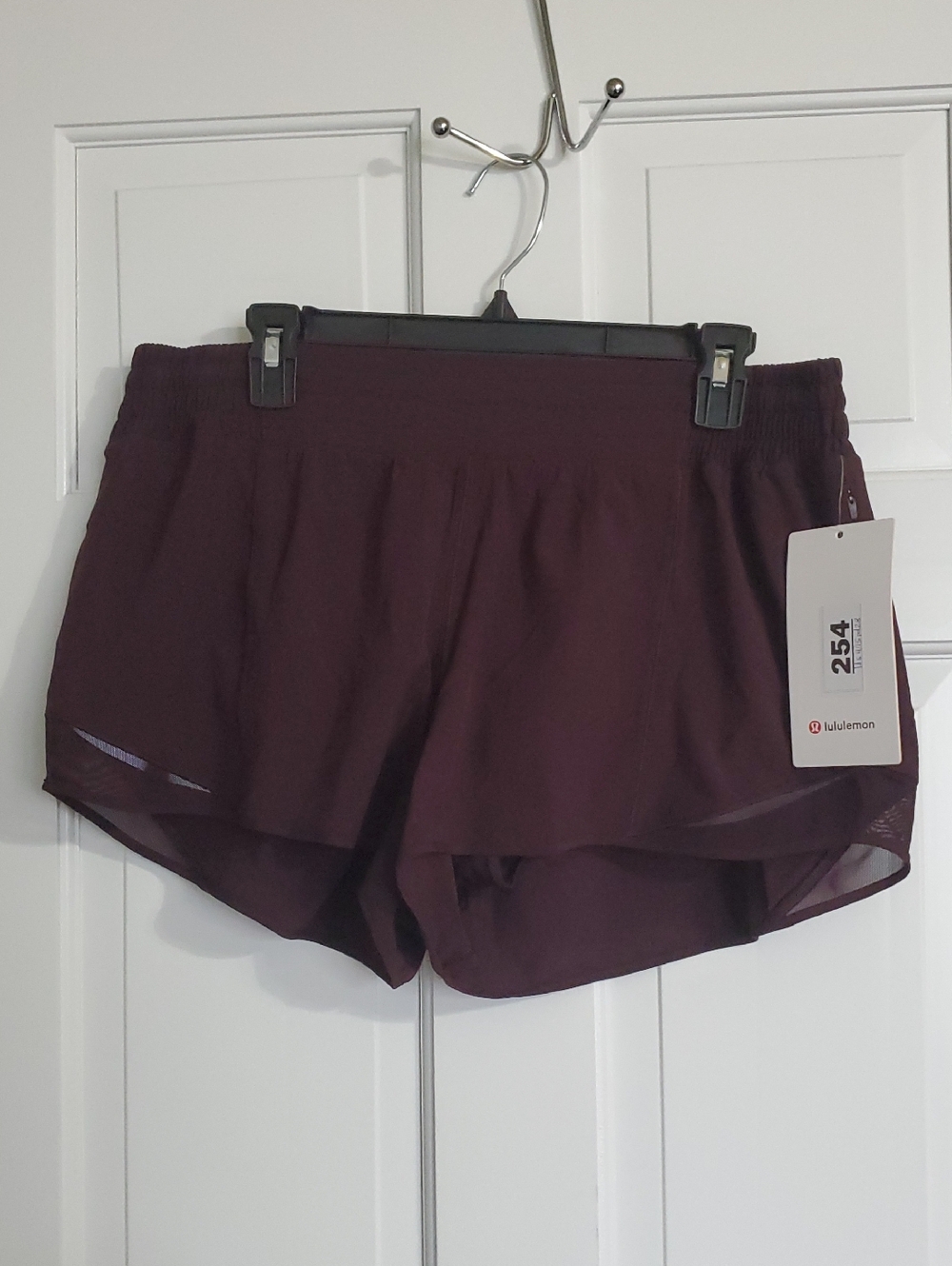 NWT lululemon Hotty Hot HR 2.5in Women’s Sz 14 BlackPlum Shorts